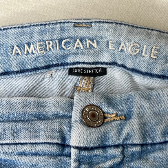 American Eagle Hi-Rise Jegging Light Wash Distressed Denim Size 18 Luxe Stretch - Picture 10 of 16